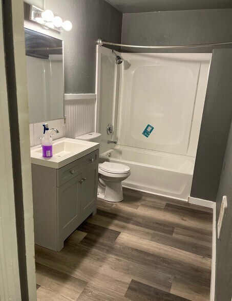 More Photos Of 204 SE 12th St, College Place Apartments For Sale