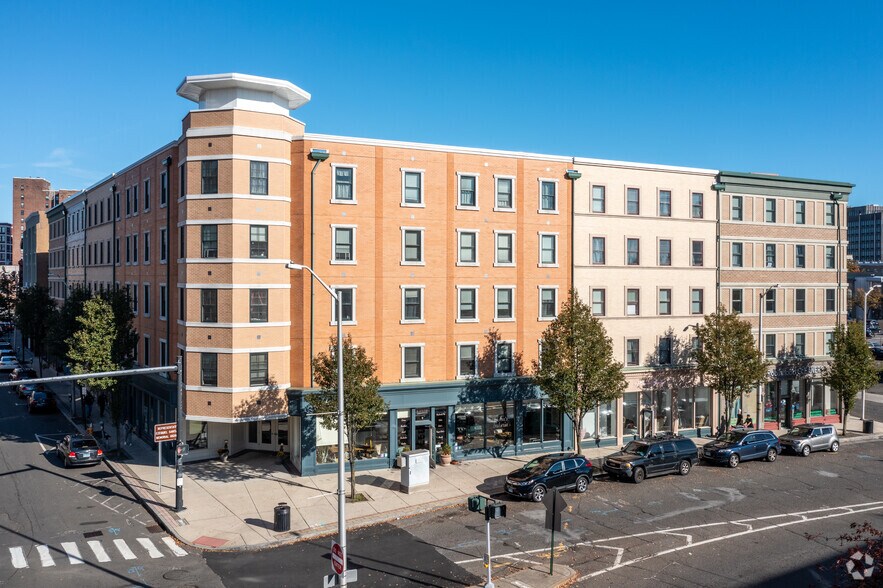 Primary Photo Of 305-323 Fairfield Ave, Bridgeport Apartments For Lease