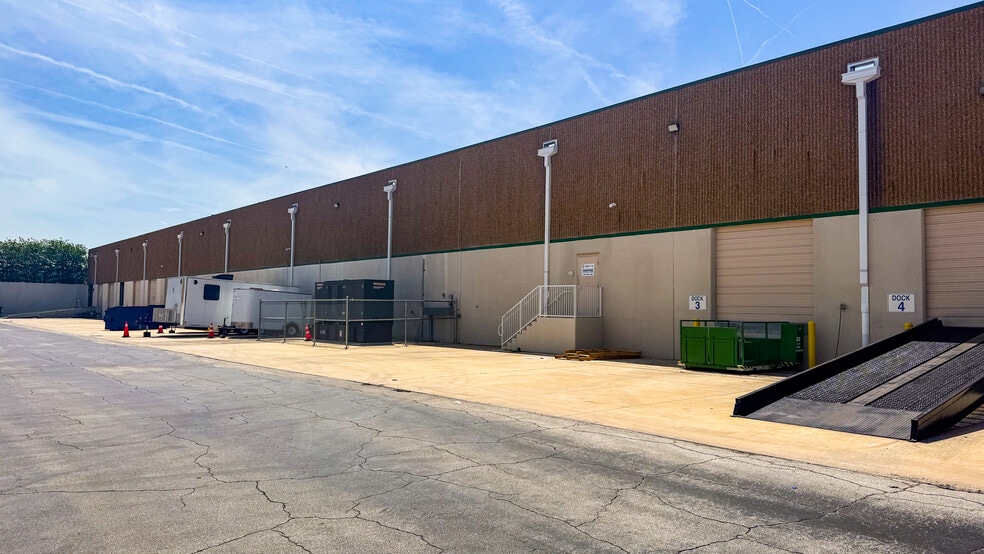 More Photos Of 2400 Sand Lake Rd, Orlando Unknown For Lease