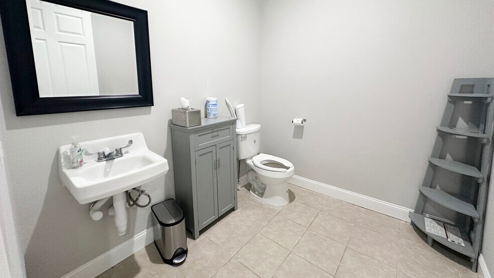 More Photos Of 120 Eldridge Rd, Sugar Land Medical For Sale