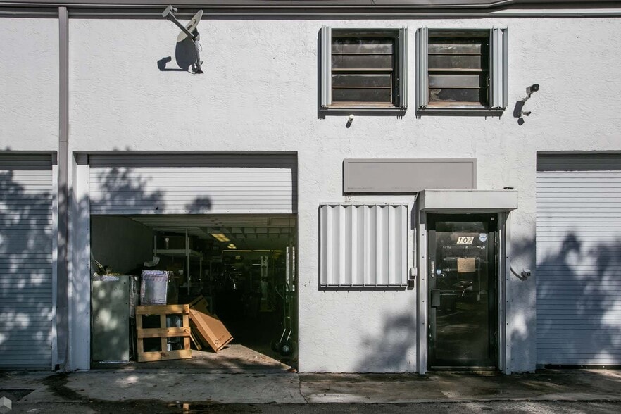 More Photos Of 1769-1791 Blount Rd, Pompano Beach Warehouse For Sale