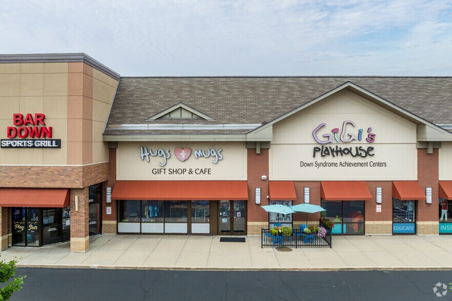 More Photos Of 2300-2356 W West Higgins Rd, Hoffman Estates Storefront For Sale
