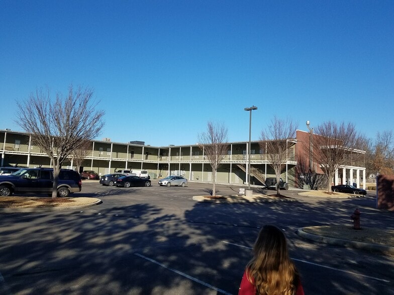 More Photos Of 5960 Getwell Rd, Southaven Storefront Retail Office For Lease