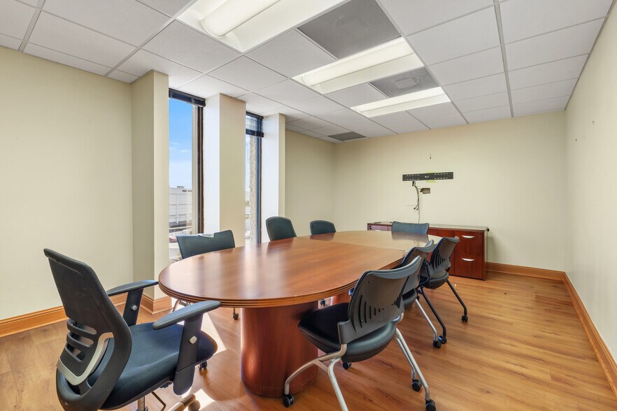 More Photos Of 5100 N Federal Hwy, Fort Lauderdale Office For Sale