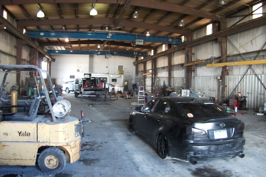 More Photos Of 187 Gusher st, Evansville Manufacturing For Lease