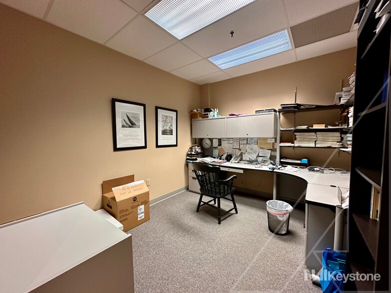 More Photos Of 985 Berkshire Blvd, Wyomissing Medical For Lease