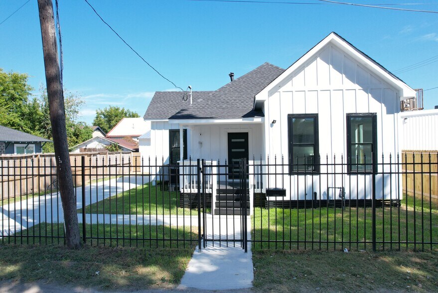 More Photos Of 5701 Fulton St, Houston General Retail For Lease