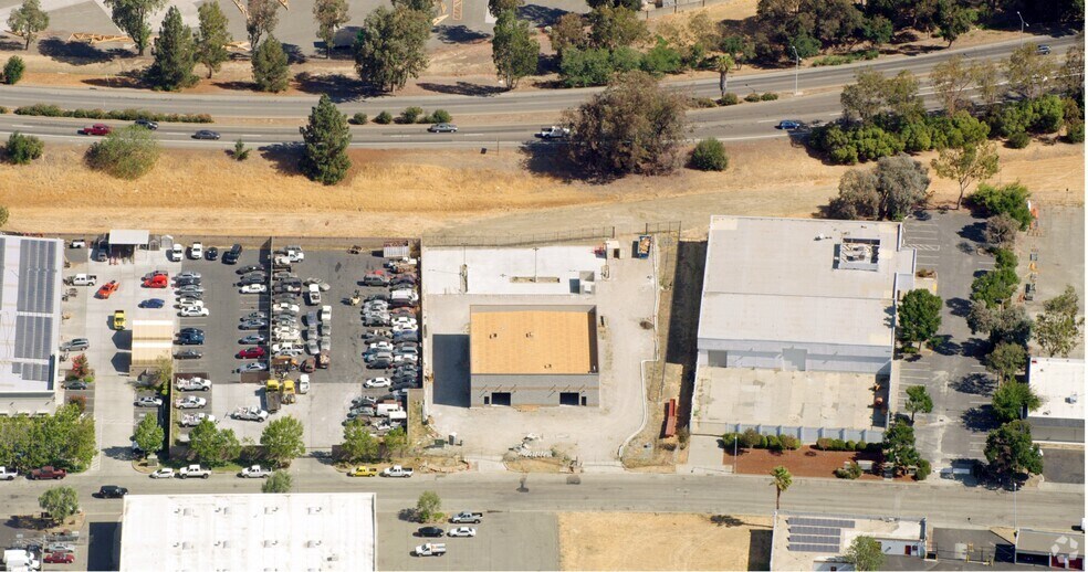 More Photos Of 2000 Walters Ct, Fairfield Warehouse For Lease