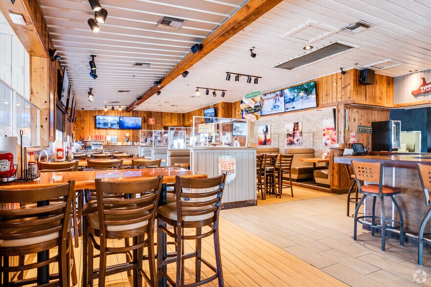 More Photos Of 3921 Jack Kultgen Fwy, Waco Restaurant For Sale