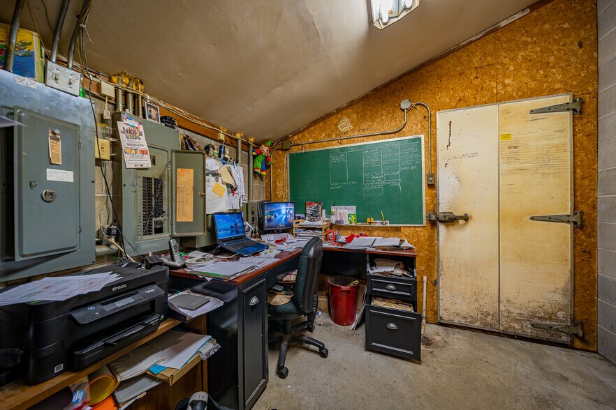 More Photos Of 675 Grant St, Winneconne Bowling Alley For Sale