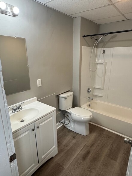 More Photos Of 135 Lafayette Sq, Haverhill Storefront Retail Residential For Sale