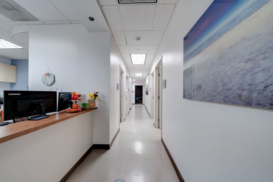 More Photos Of 7887 N Kendall Dr, Miami Medical For Lease