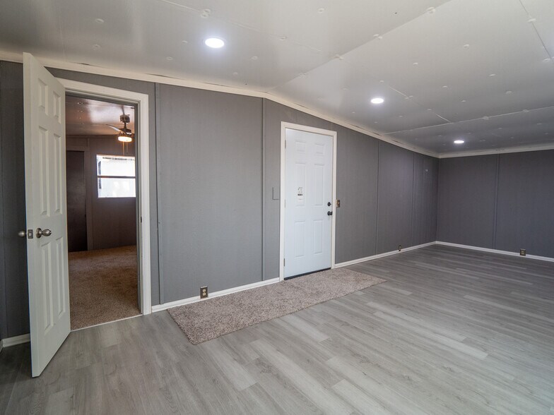 More Photos Of 420 W Johnson St, Norman Multifamily For Sale