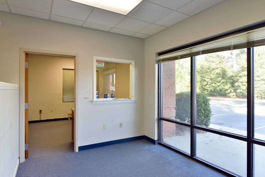 More Photos Of 2411 Westgate Dr, Albany Office For Lease