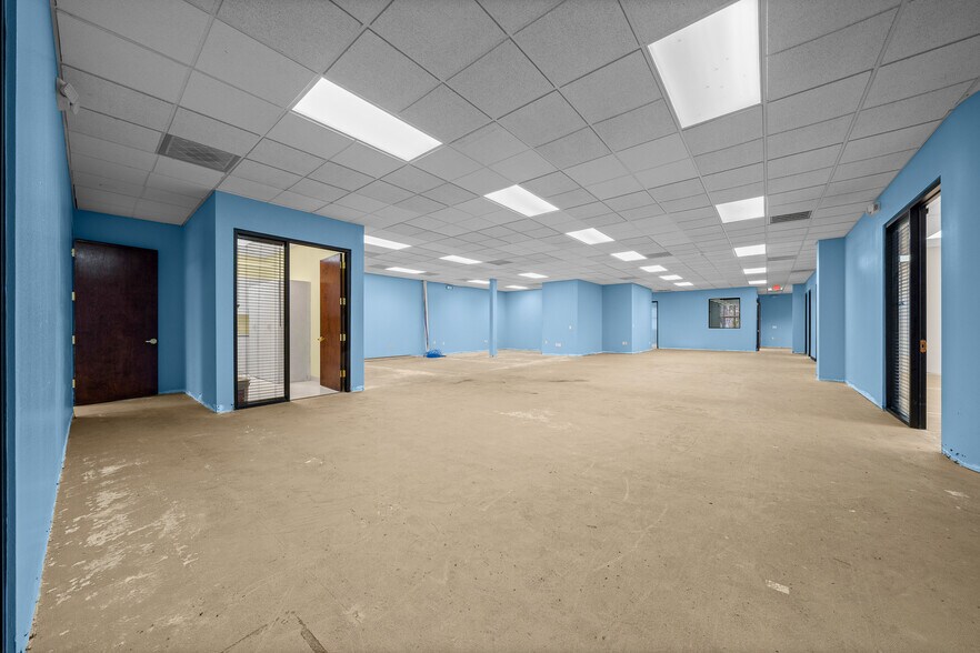 More Photos Of 5885 Central Ave, Saint Petersburg Office For Lease