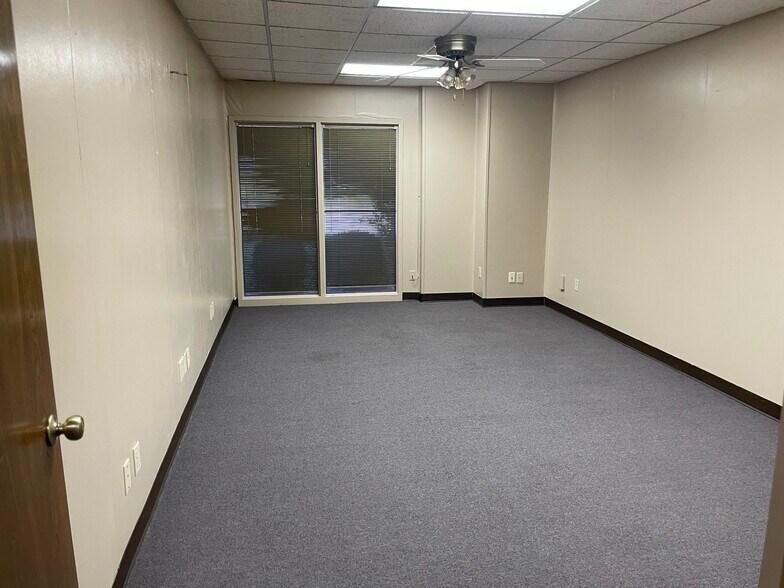 More Photos Of 101 E Randol Mill Rd, Arlington Office For Lease