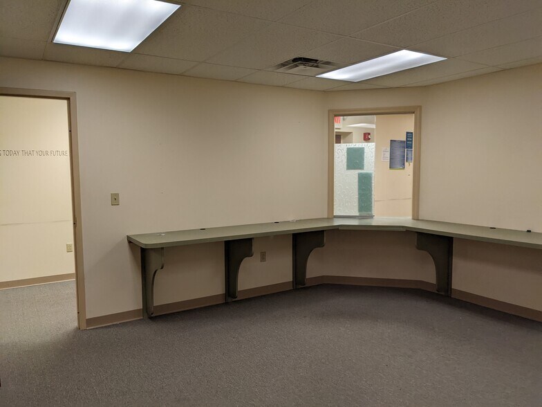 More Photos Of 329 Pine St, Williamsport Office For Sale