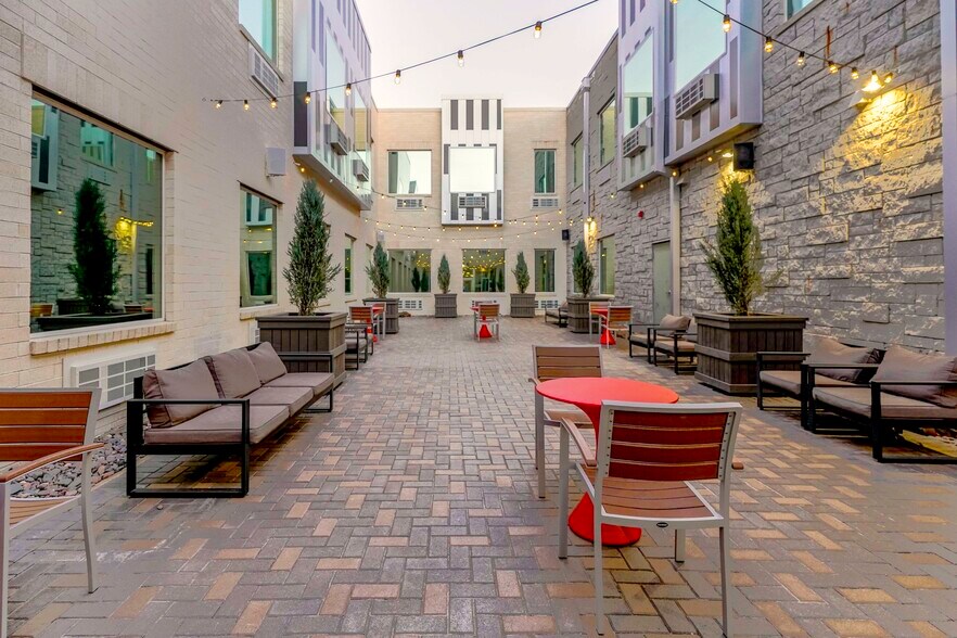 More Photos Of 8105 Rasor Blvd, Plano Coworking Space