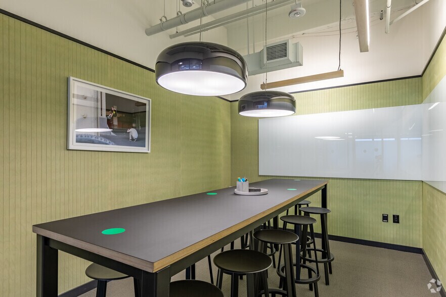 More Photos Of 3280 Peachtree Rd NE, Atlanta Office For Lease