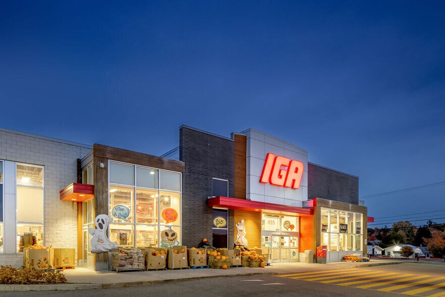 Primary Photo Of 415-455 Montée De La Source, Cantley Restaurant For Lease