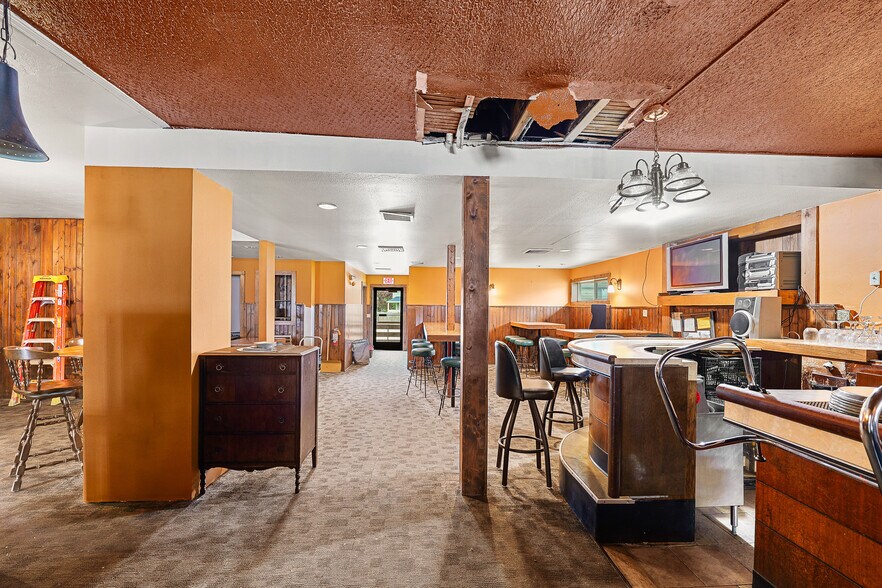 More Photos Of 1302 Main st, Saint Cloud Restaurant For Sale