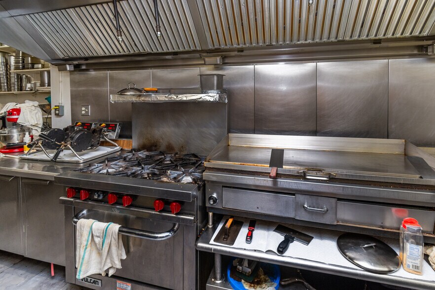 More Photos Of 36 John Ringo Rd, Ringoes Restaurant For Sale