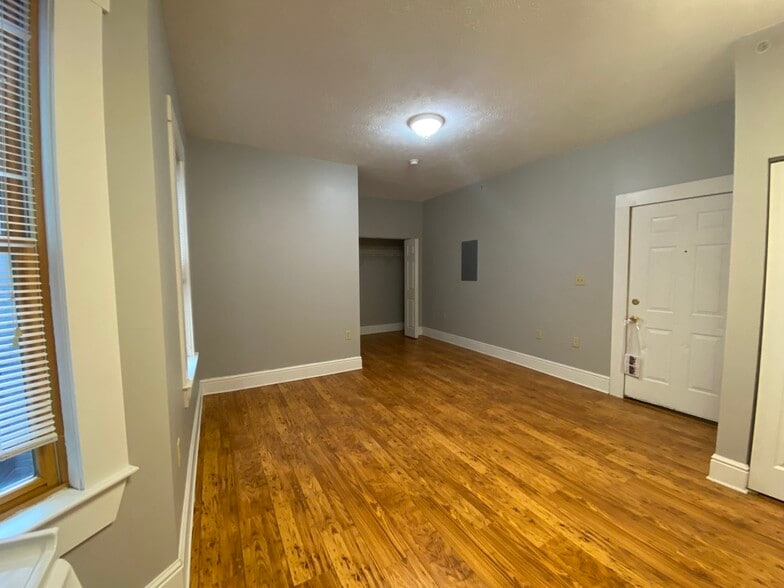 More Photos Of 444 High St, Morgantown Storefront Retail Residential For Lease