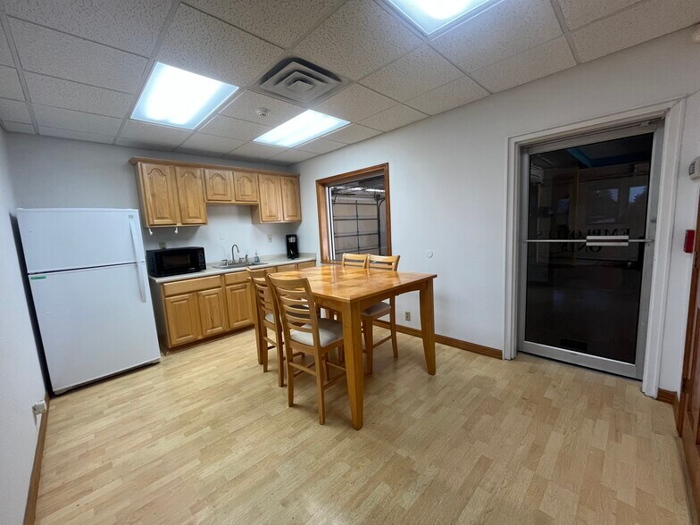 More Photos Of 400 E St Elmo Rd, Austin Unknown For Lease