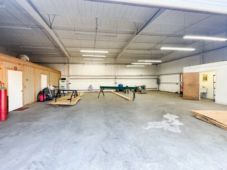 More Photos Of 400 Stoddard st, Odessa Warehouse For Sale