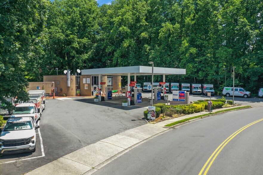 More Photos Of 11410 N Shore Dr, Reston Service Station For Sale