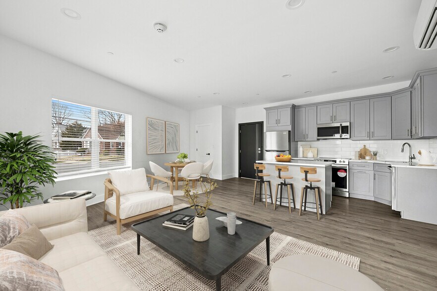 More Photos Of 533 Greenwich St, Hempstead Apartments For Sale