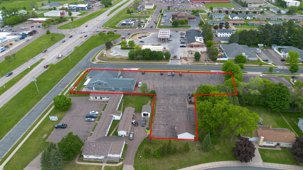 More Photos Of 2235 N Clairemont Ave, Eau Claire Freestanding For Sale