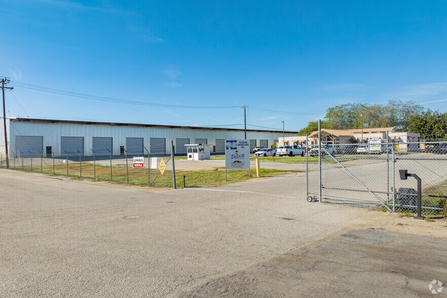 More Photos Of 561 N American St, Shafter Industrial For Lease