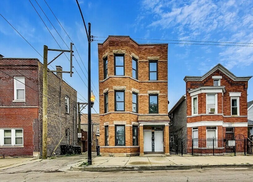 Primary Photo Of 2213 W 23rd Pl, Chicago Apartments For Sale