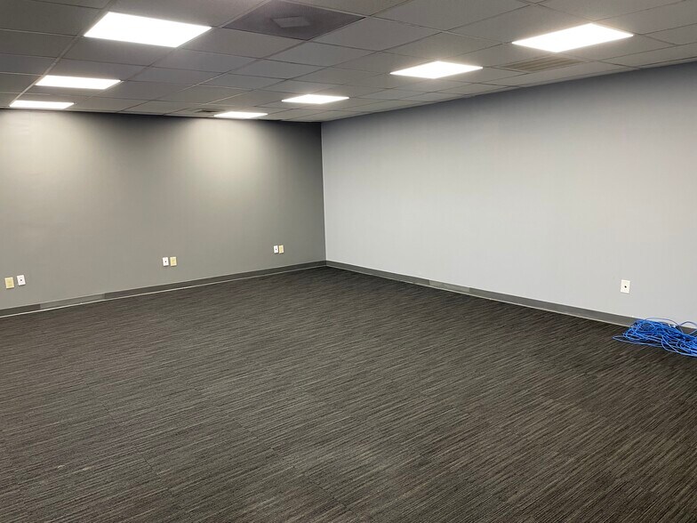 More Photos Of 533 University Blvd, Birmingham Office For Lease