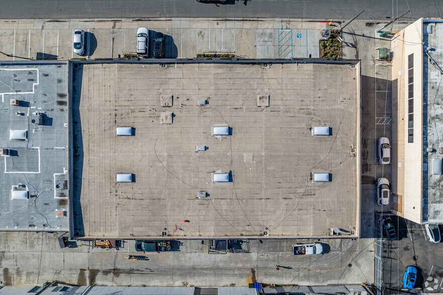 More Photos Of 3486 Kurtz St, San Diego Warehouse For Lease