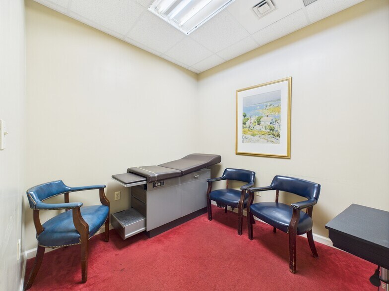 More Photos Of 201 E Dr Hicks Blvd, Florence Medical For Sale