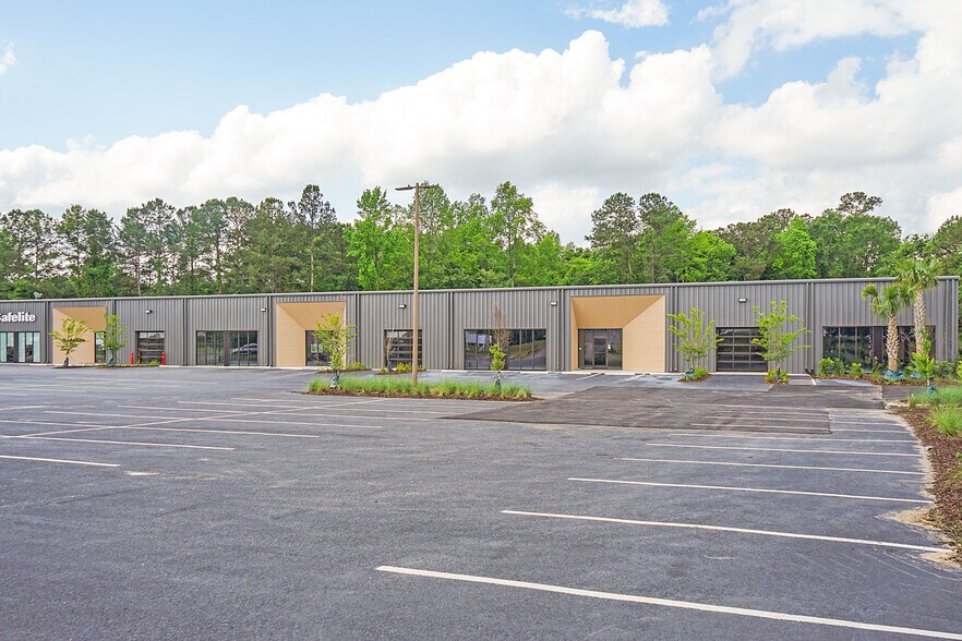 More Photos Of 1341 College Park Rd, Summerville Showroom For Sale