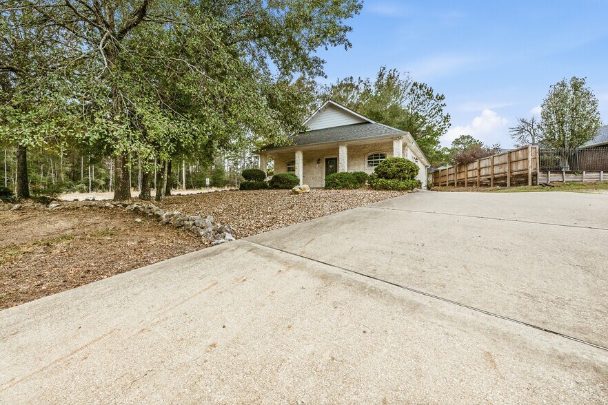 More Photos Of 101 Hidden Valley Cir, Huntsville Office For Sale