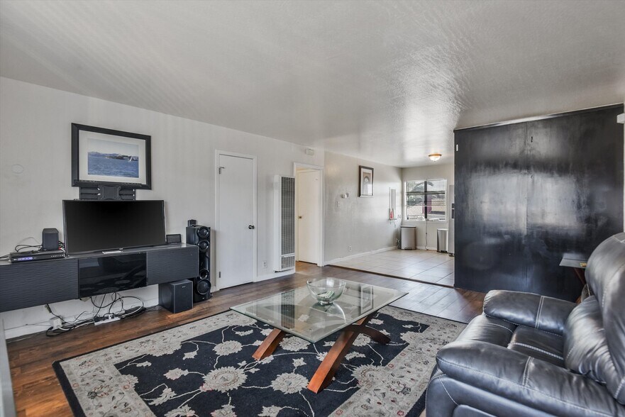 More Photos Of 1927 82nd Ave, Oakland Apartments For Sale