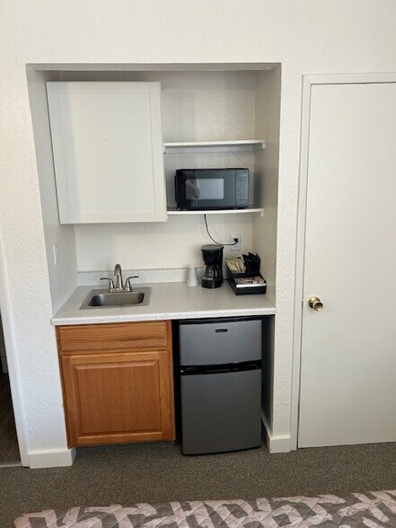 More Photos Of 14 Saint Andrews Rd, Valley Springs Hotel For Sale