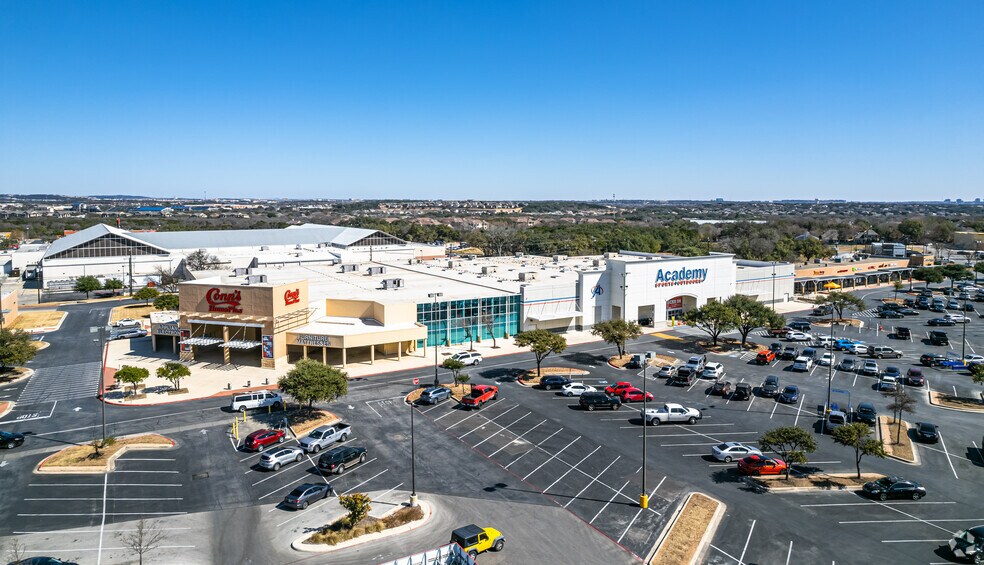 More Photos Of 11650 Bandera Rd, San Antonio Freestanding For Lease