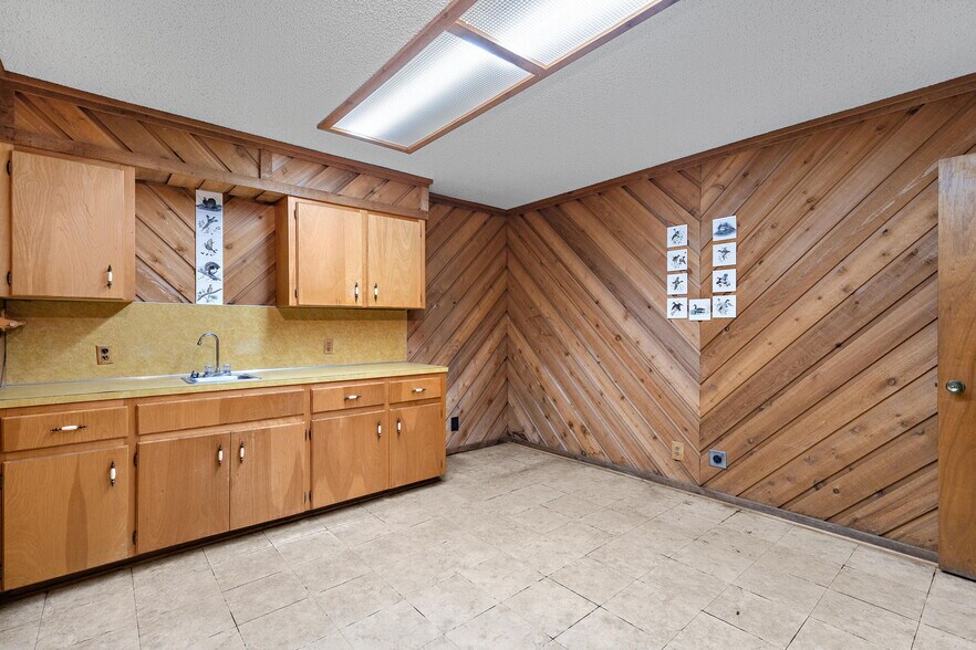 More Photos Of 4200 Henry S Grace Fwy, Wichita Falls Office For Lease