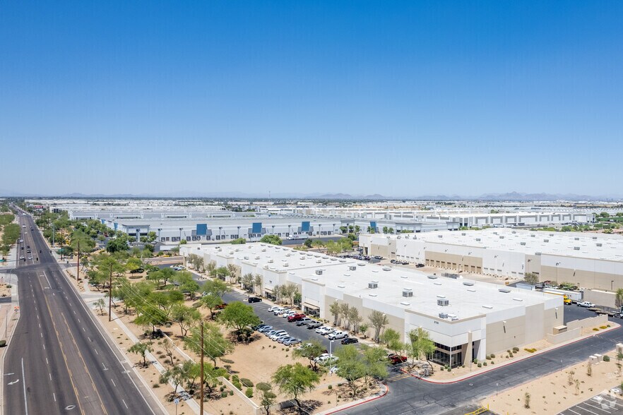 More Photos Of 2155 S 75th Ave, Phoenix Distribution For Lease