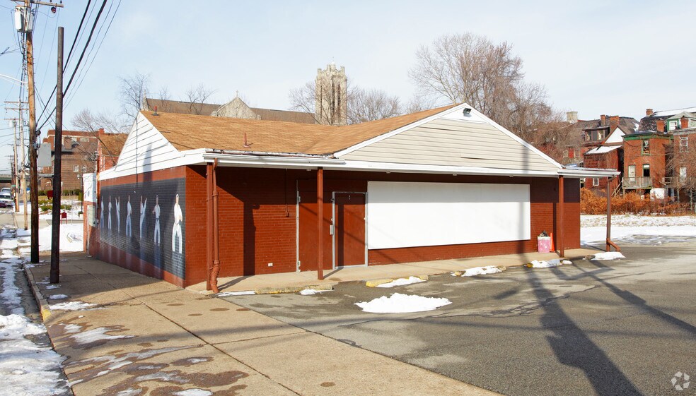 755 Rebecca Ave  