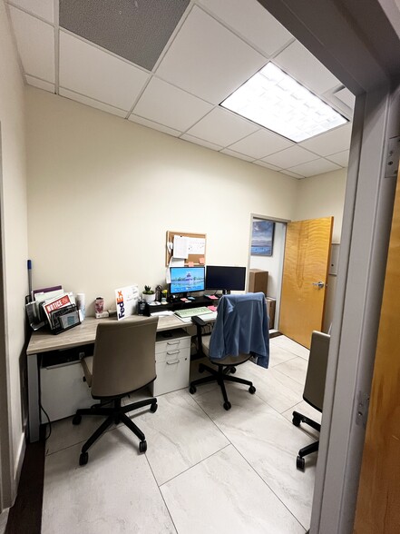 More Photos Of 805 Oakley Seaver Dr, Clermont Medical For Lease