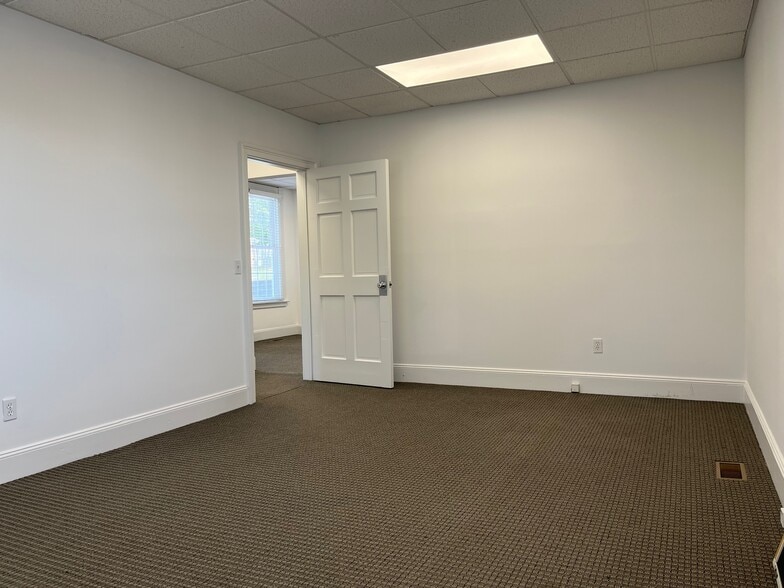 More Photos Of 162 East Ave, Norwalk Office For Lease