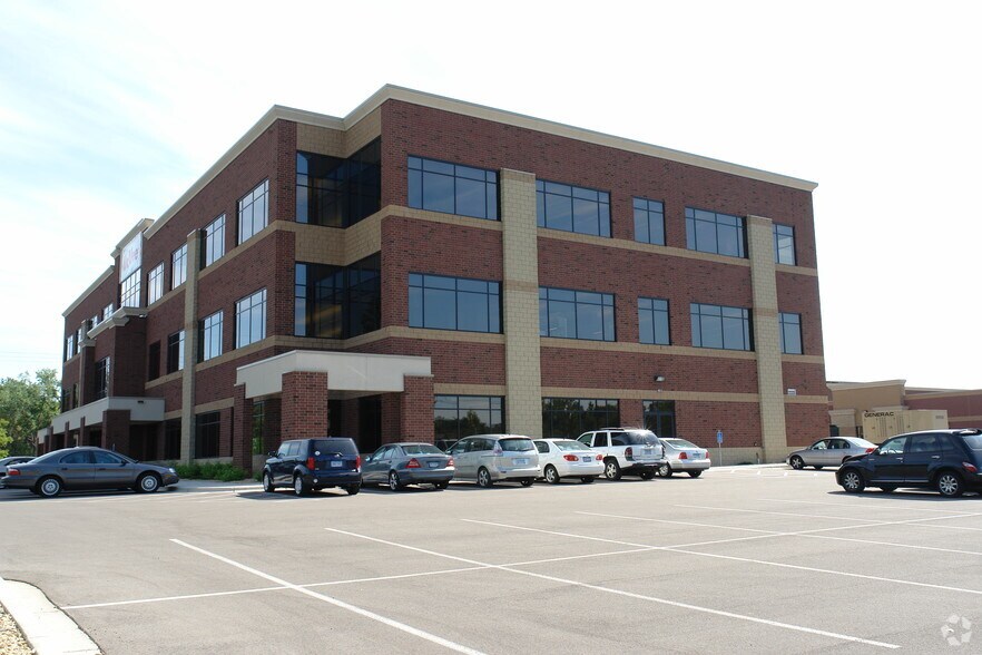 More Photos Of 2340 Energy Park Dr, Saint Paul Showroom For Lease
