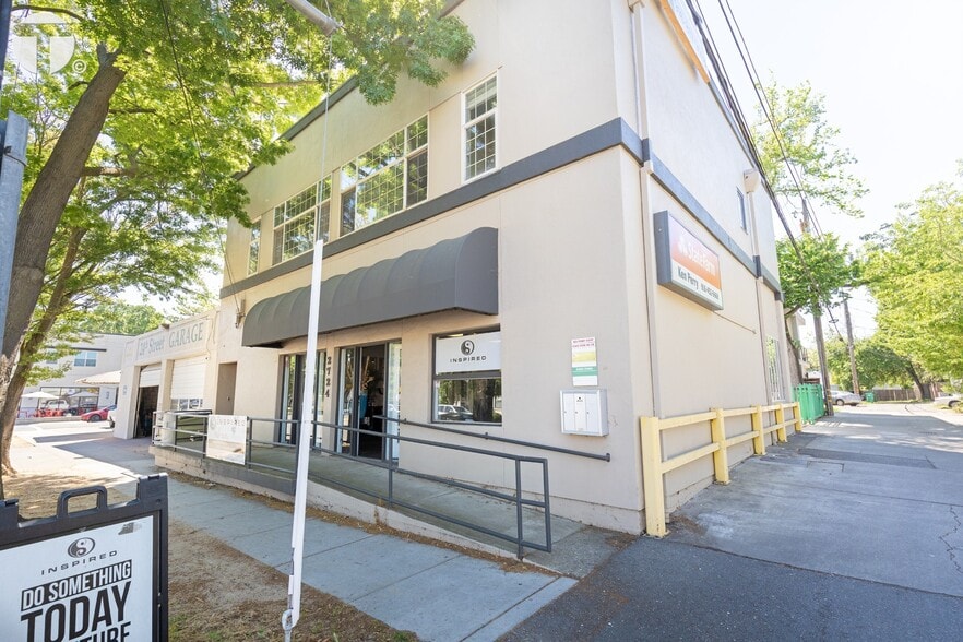 Primary Photo Of 2724 24th St, Sacramento Office Residential For Lease
