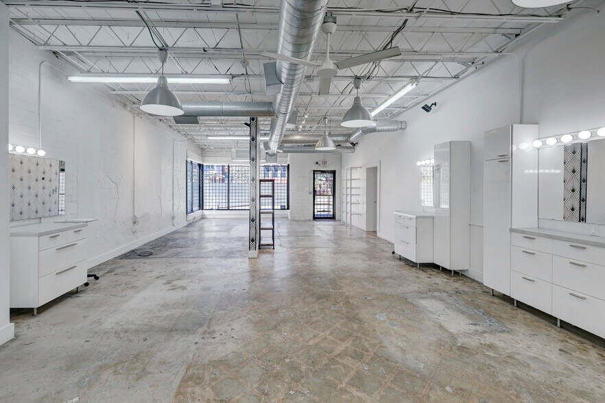 More Photos Of 3803 Bute St, Houston Storefront Retail Residential For Sale